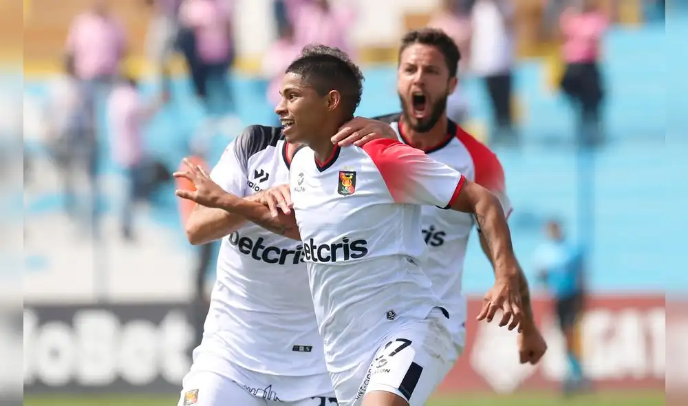Quevedo agradeció a los hinchas que lo apoyan. Foto: La República Quevedo agradeció a los hinchas que lo apoyan. Foto: La República