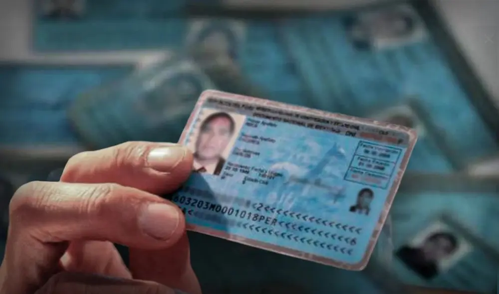 Conoce dónde está ubicado el dígito verificador en tu DNI. Foto: composición de Jazmín Ceras/La República Conoce dónde está ubicado el dígito verificador en tu DNI. Foto: composición de Jazmín Ceras/La República