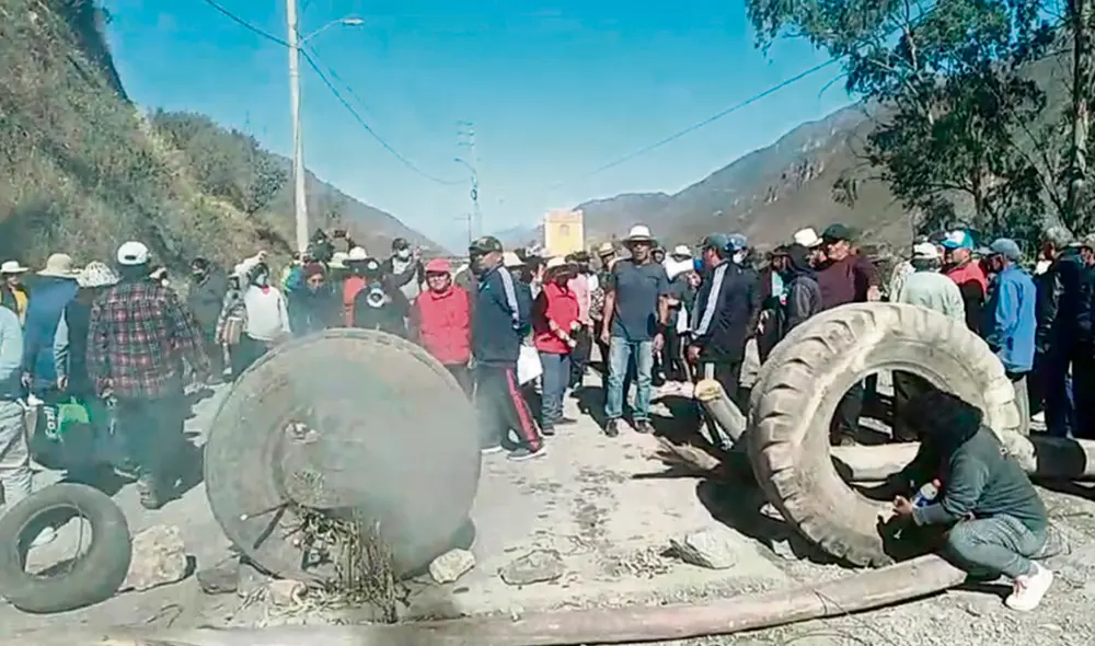 Reclamo. El bloqueo de ayer en la carretera a Canta fue un primer aviso. La población demanda urgente atención del Estado. Foto: difusión