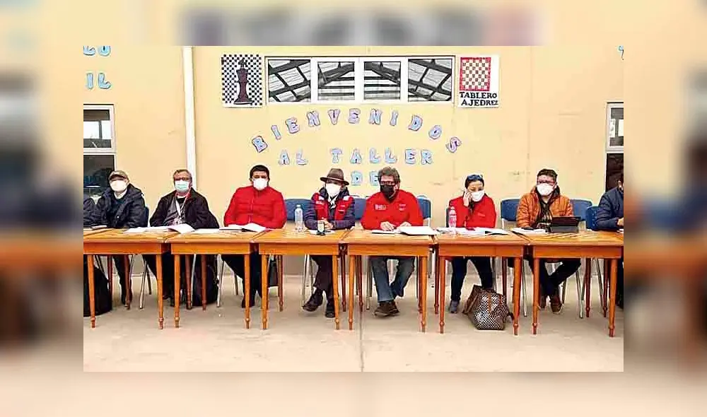 Reunión en Challhuahuacho.