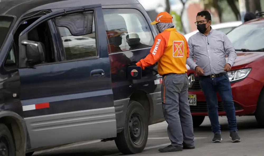 La PCM aclaró este lunes que la norma otorga 30 días adicionales, a partir del próximo mes, para que los productores, importadores, terminales y distribuidores mayoristas puedan adecuarse. Foto: La República