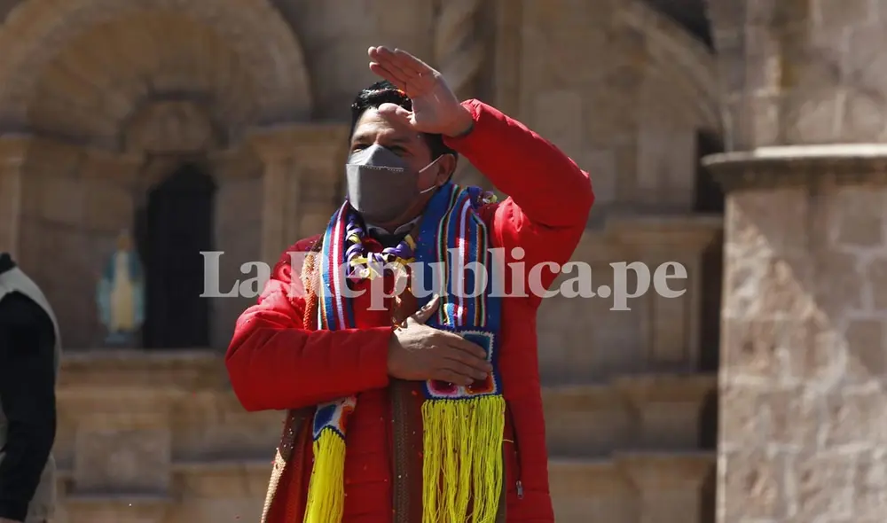 Castillo hizo una serie de promesas a los ciudadanos juliaqueños. Foto: Juan Carlos Cisneros/La República