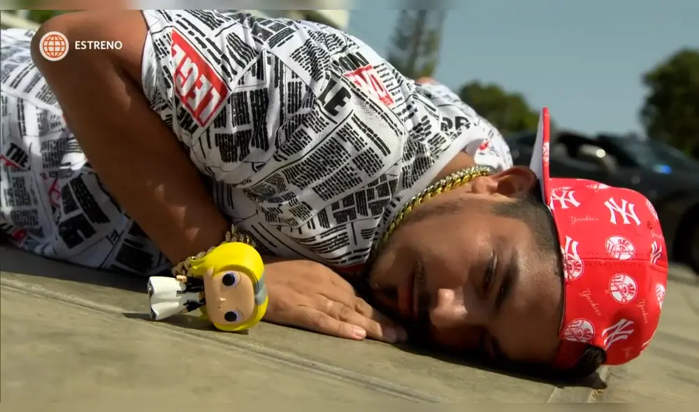 Joel Gonzales recuerda a Fernanda Maldini mediante un funko. Foto: captura de America TvGo