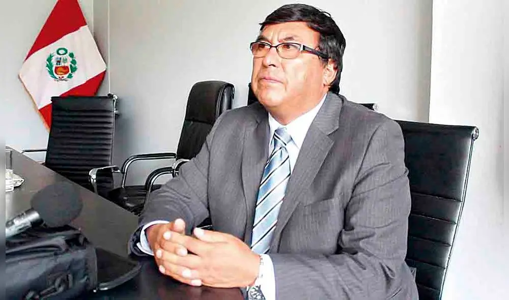 Luis Aguirre se mostró en desacuerdo con la lista alcanzada por el Minedu, debido a que contenía datos inexactos. Foto: La República Luis Aguirre se mostró en desacuerdo con la lista alcanzada por el Minedu, debido a que contenía datos inexactos. Foto: La República