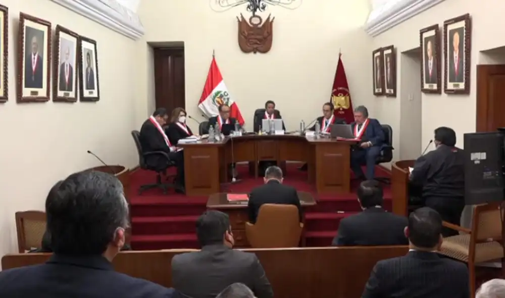 Magistrados se encuentran en la sede del TC ubicada en la calle Misti de Yanahuara. Foto: captura de transmisión TC Magistrados se encuentran en la sede del TC ubicada en la calle Misti de Yanahuara. Foto: captura de transmisión TC