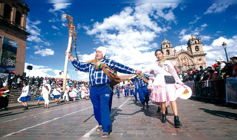 Saludo. Rindieron homenaje con expresiones artísticas. Foto: La República