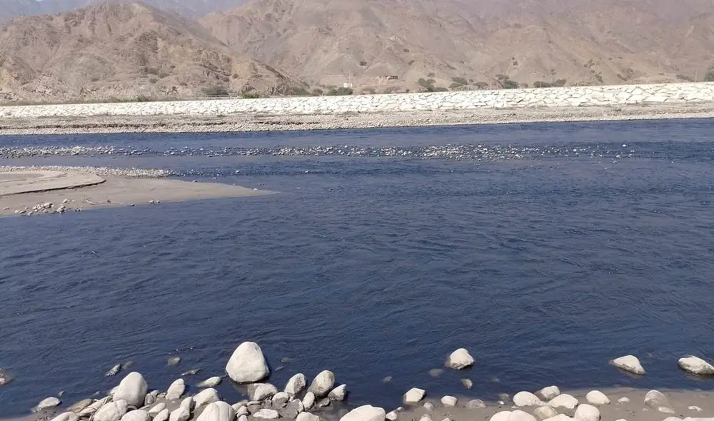 Minas de carbón de piedra afectan la flora y fauna por donde pasa el río Chicama. Foto: Prensa Libre