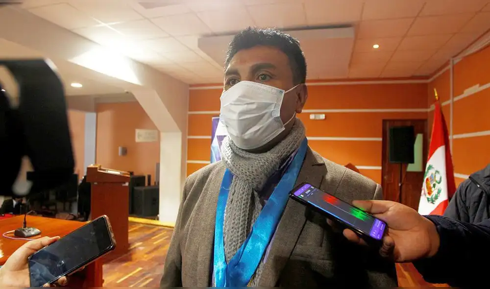 Puno. Óscar Zea es cuestionado por abandonar la bancada oficialista de Perú Libre. Foto: La República