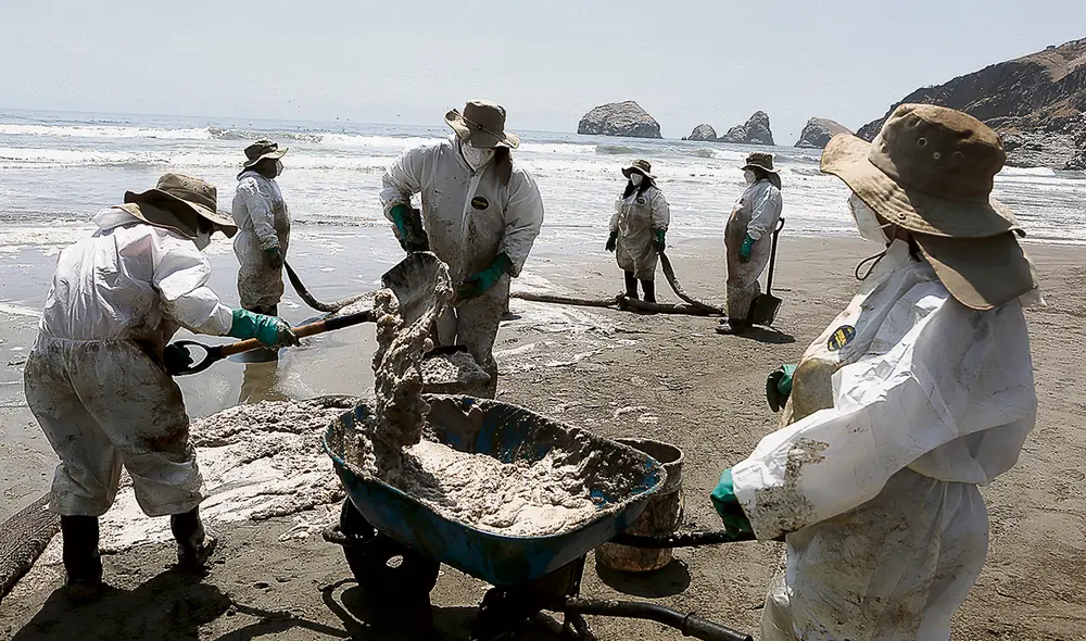 Derrame. Lo ocurrido afectó a poblaciones costeras y a nuestra fauna. Un daño irreparable. Foto: Marco Cotrina/La República