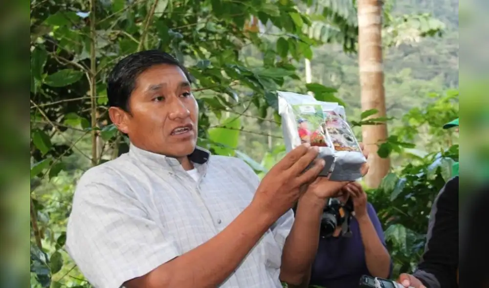 Raúl Mamani obtuvo el segundo lugar en la VI Edición de los Premios Café Símbolo de Pequeños Productores 2022. Foto: La República: Kleber Sánchez Raúl Mamani obtuvo el segundo lugar en la VI Edición de los Premios Café Símbolo de Pequeños Productores 2022. Foto: La República: Kleber Sánchez