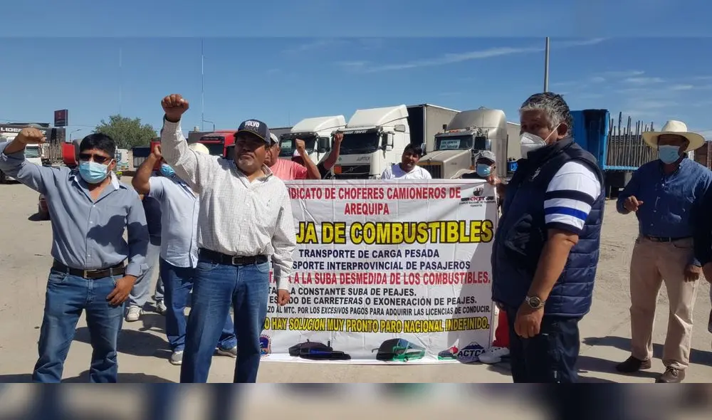 Tres sindicatos de transportistas de Arequipa acatarán el paro convocado a nivel nacional para este lunes 27 de junio. Tres sindicatos de transportistas de Arequipa acatarán el paro convocado a nivel nacional para este lunes 27 de junio.