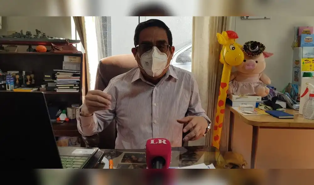 El decano del Consejo Regional V del Colegio de Médicos, Javier Gutiérrez, advirtió incremento de casos de COVID-19 en Arequipa. Foto: Alexis Choque/URPI-GLR El decano del Consejo Regional V del Colegio de Médicos, Javier Gutiérrez, advirtió incremento de casos de COVID-19 en Arequipa. Foto: Alexis Choque/URPI-GLR