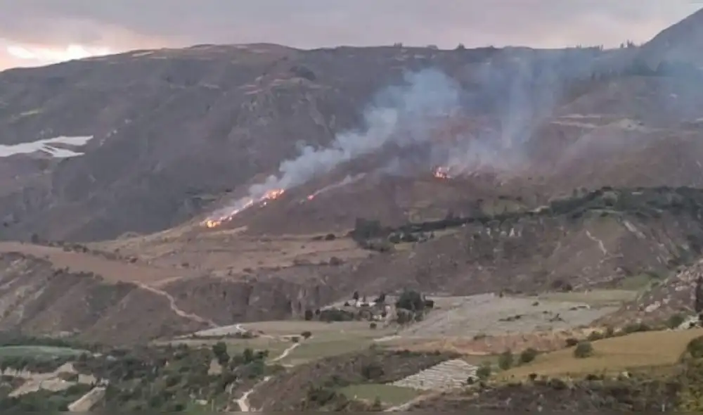 El siniestro se reportó este sábado a las 5.30 p. m., en la provincia de Huaylas (Áncash). Foto: Huaraz Noticias