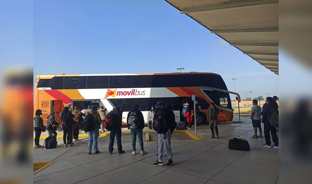 En 50% disminuyó la afluencia de pasajeros ante medida de fuerza. Foto: Y. Goicochea/La República En 50% disminuyó la afluencia de pasajeros ante medida de fuerza. Foto: Y. Goicochea/La República