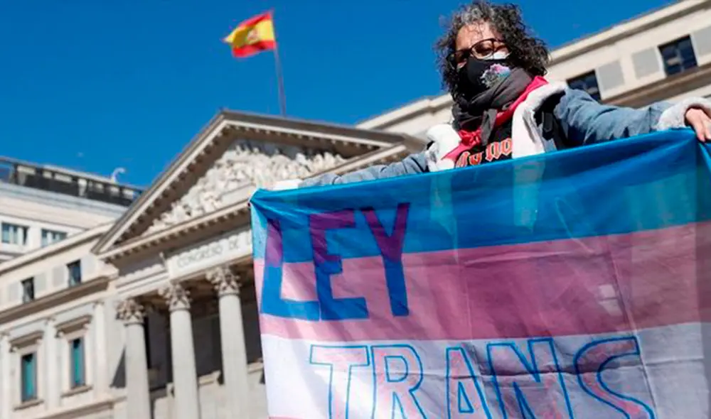Nueva ley trans en España permite cambio de sexo y nombre en el Registro Civil desde los 12 años de edad. Foto: EFE Nueva ley trans en España permite cambio de sexo y nombre en el Registro Civil desde los 12 años de edad. Foto: EFE
