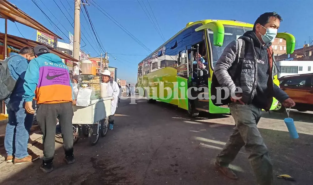 El tránsito de las unidades vehiculares se realiza con normalidad. Foto: URPI/Alexander Flores