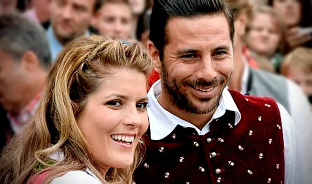Claudio Pizarro y Karla Salcedo se conocieron en la adolescencia. Foto: AFP