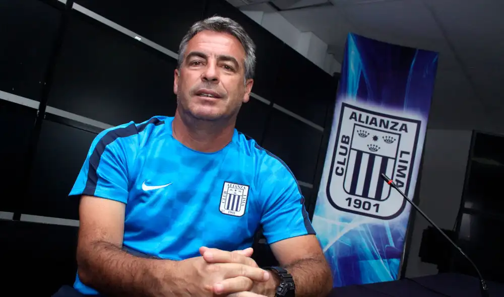 El entrenador conquistó un título con los íntimos. Foto: Grupo La República/Eric Villalobos