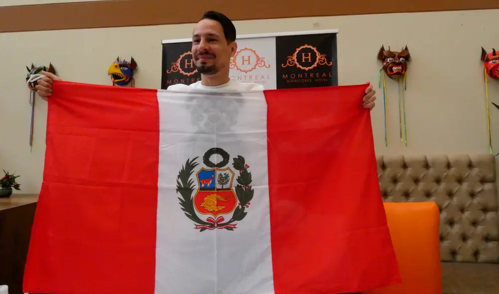 Rodrigo Tapari considera que no es necesario dejar la cumbia para predicar la palabra de Dios. Foto: Sandy Carrión Cruz