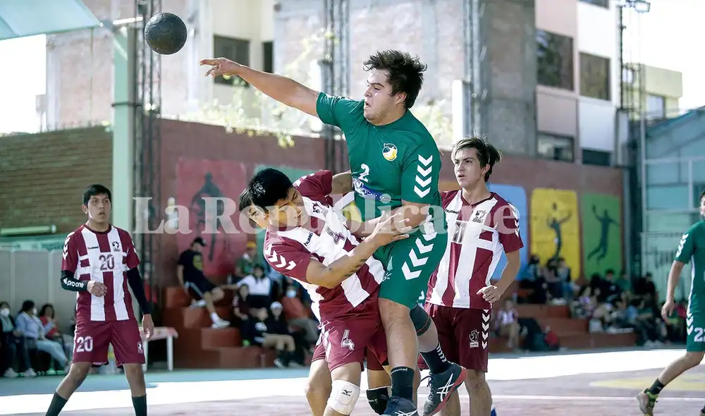 Destreza. El balonmano está creciendo a pasos agigantados en la ciudad de Arequipa. Foto: Rodrigo Talavera/La República Destreza. El balonmano está creciendo a pasos agigantados en la ciudad de Arequipa. Foto: Rodrigo Talavera/La República