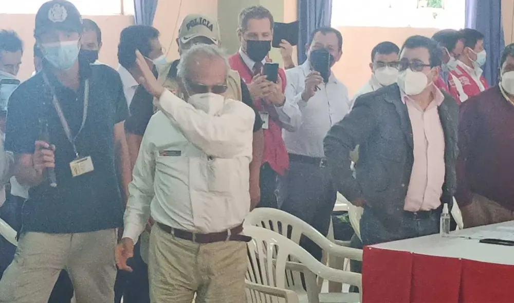 El jefe de la PCM inició su discurso hablando sobre la procedencia humilde del presidente Pedro Castillo. Foto: URPI/Alexander Flores