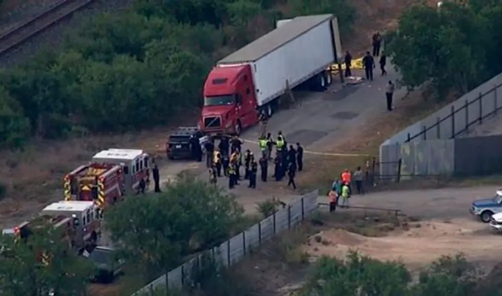 El jefe del Departamento de Bomberos de San Antonio, Charles Hood, recalcó que las personas murieron de agotamiento y exceso de calor dentro del camión. Foto: captura-Twitter / Video: AFP El jefe del Departamento de Bomberos de San Antonio, Charles Hood, recalcó que las personas murieron de agotamiento y exceso de calor dentro del camión. Foto: captura-Twitter / Video: AFP