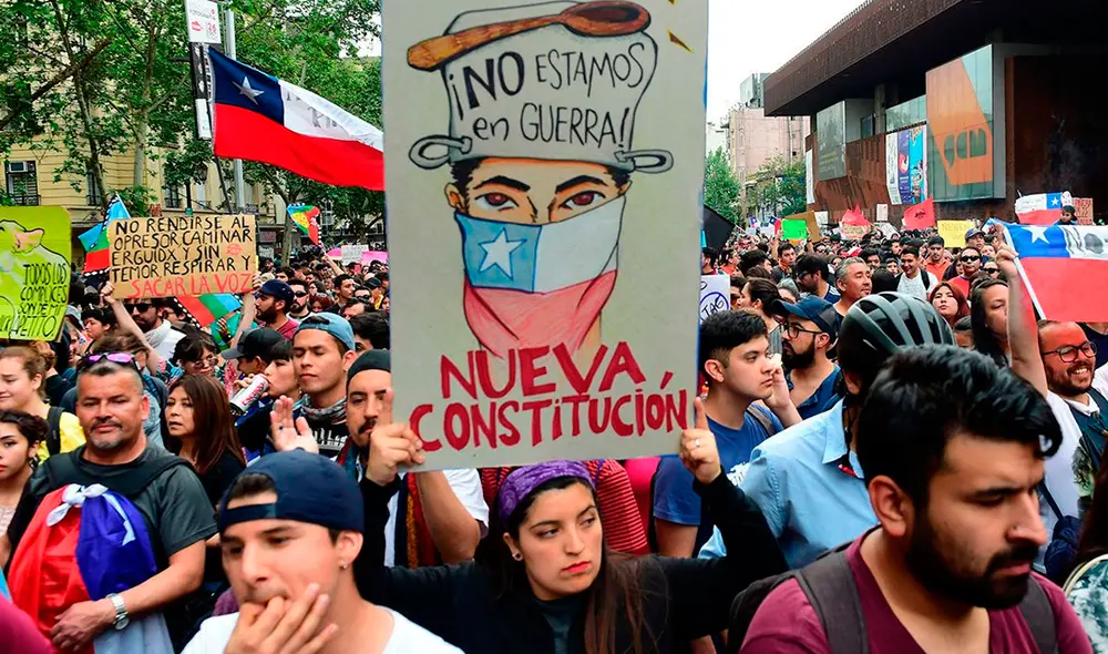 Alrededor de un año llevan trabajando para presentar a la ciudadanía una propuesta de constitución. Foto: AFP