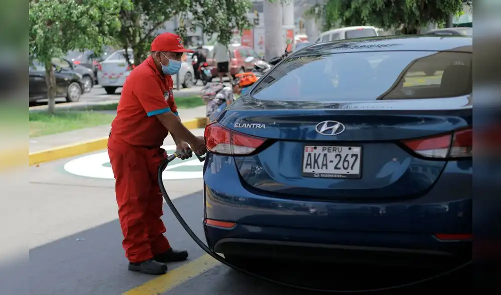 El precio de la gasolina ha sido motivo de discusión. Foto: Gerardo Marín / La República
