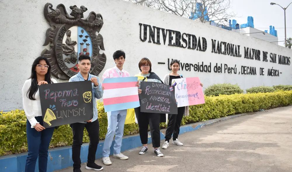 En el Mes del Orgullo, estudiantes exigen que se respeten sus derechos dentro de su universidad. Foto: Lucía Castro/La República