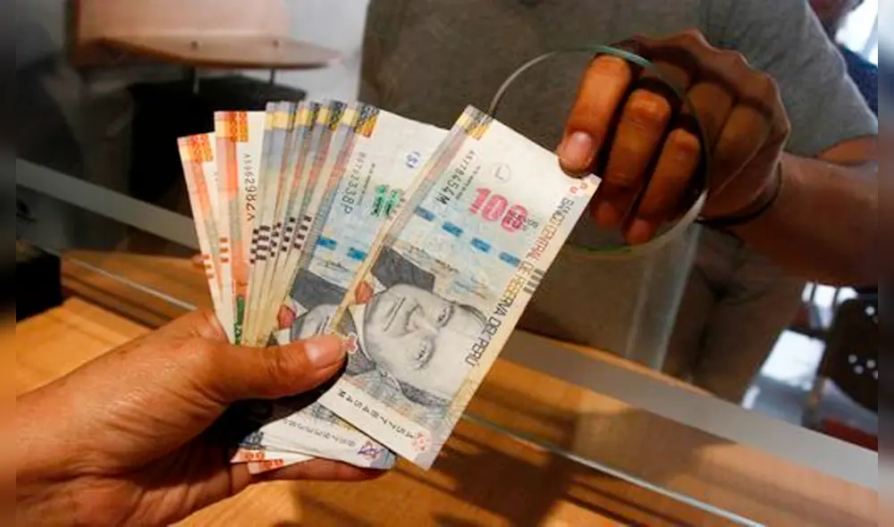 Especialistas aseguran que es mejor no retirar el 100% de los fondos CTS y confiar en las entidades financieras que han aumentado la tasa de interés. Foto: La República