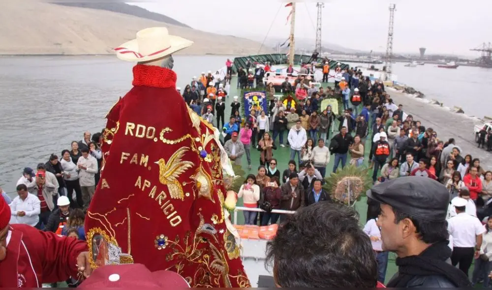 En Chimbote, se realiza una procesión marítima en el día central de la fiesta de San Pedrito. Foto: RSD Noticias En Chimbote, se realiza una procesión marítima en el día central de la fiesta de San Pedrito. Foto: RSD Noticias