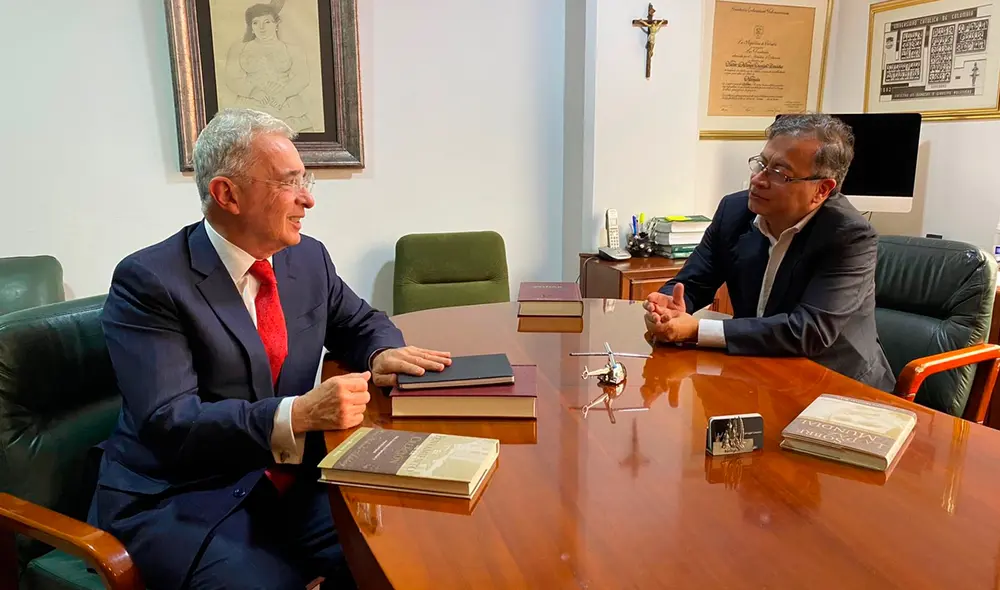 La reunión entre Petro y Uribe es considerado un encuentro histórico entre dos visiones opuestas de Colombia. Foto: Gustavo Petro/Twitter