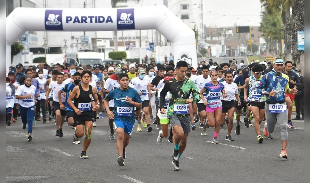 Entre los personajes que acudieron a la carrera estaban el exjugador Miguel 'Conejo' Rebosio y el exboxeador Raúl ‘Torito’ Enciso. Foto: Gobierno Regional del Callao