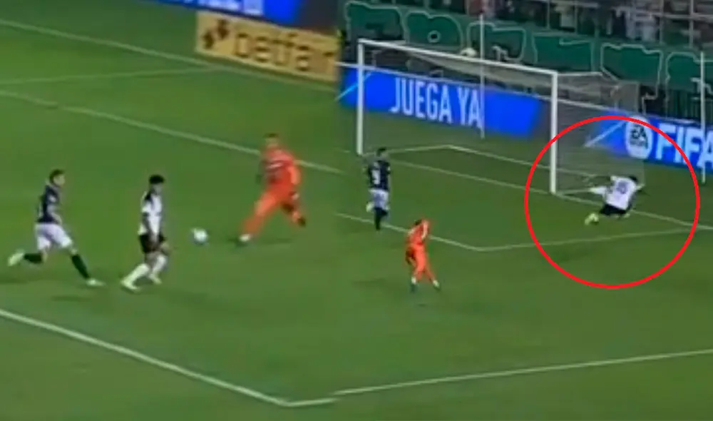 El futbolista rojinegro se perdió una clara ocasión de gol. Foto: captura de DirecTV Sports