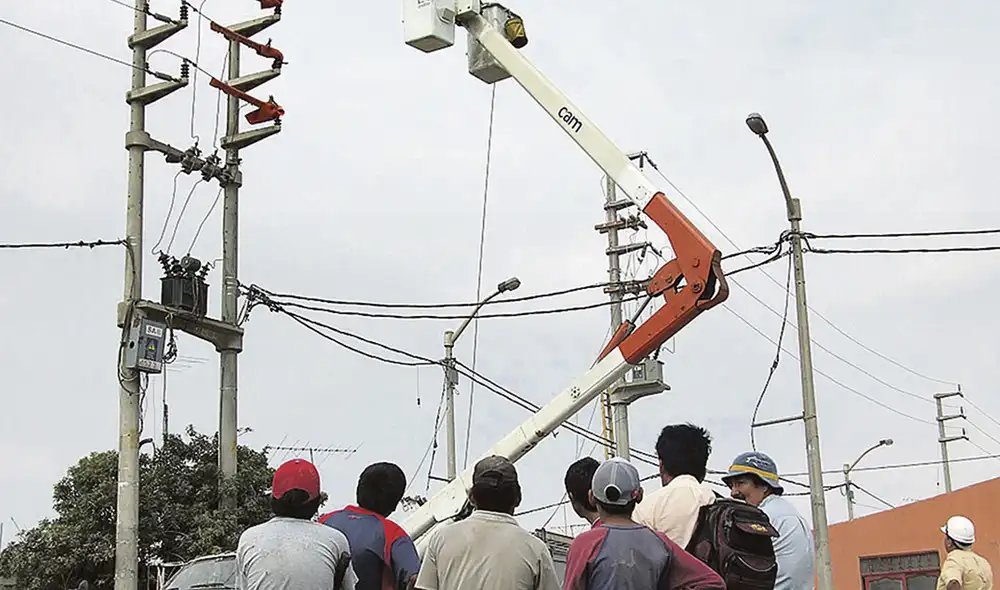 Costos. Lo que se presenta como un proyecto a favor de las pequeñas empresas podría solo beneficiar a una gran empresa proveedora de energía eléctrica. Foto: difusión Costos. Lo que se presenta como un proyecto a favor de las pequeñas empresas podría solo beneficiar a una gran empresa proveedora de energía eléctrica. Foto: difusión