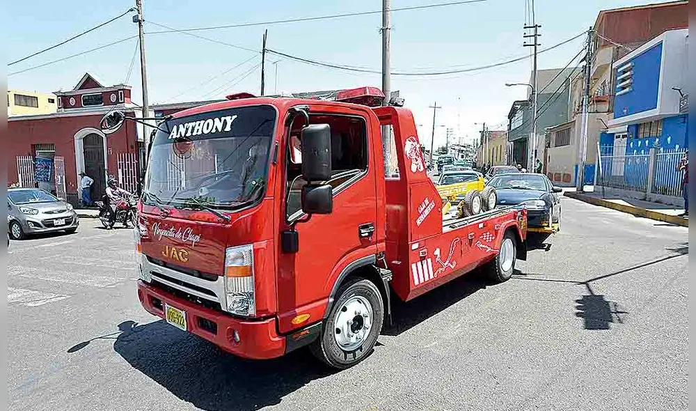 Grúas. Estas unidades se llevarán al depósito municipal a los vehículos que estacionen en zonas prohibidas del centro histórico.