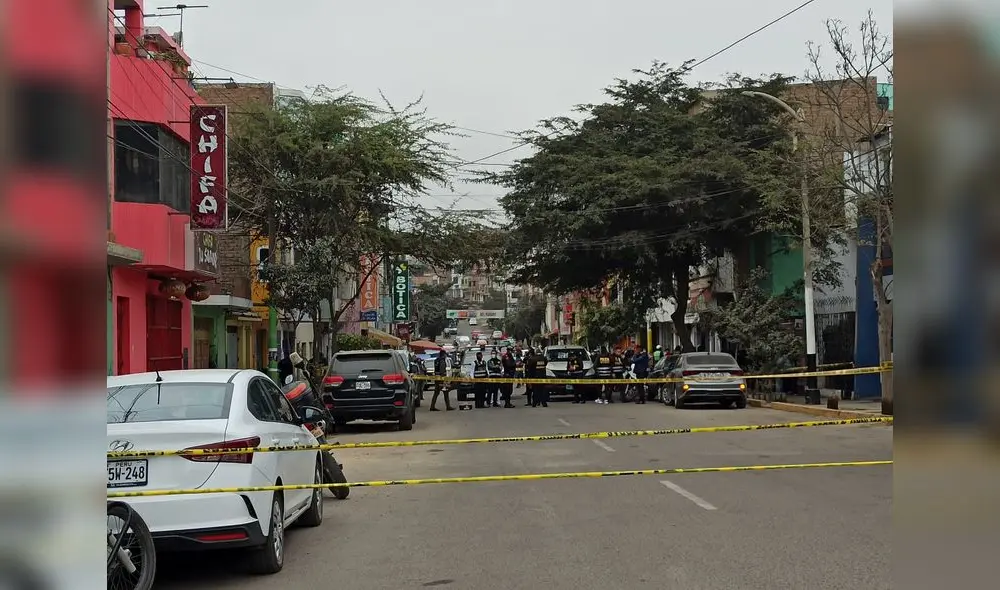 Efectivos de Criminalística recogieron evidencias. Foto: Y. Goicochea/URPI-La República Efectivos de Criminalística recogieron evidencias. Foto: Y. Goicochea/URPI-La República
