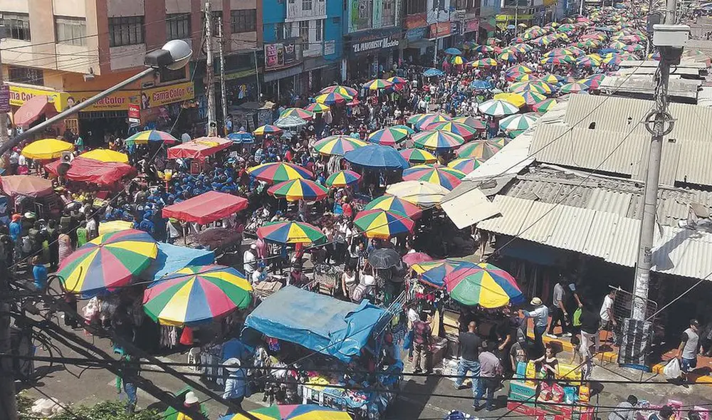 Integrantes de la junta de propietarios del mercado Modelo denuncian la poca intervención del alcalde Marcos Gasco. Foto: URPI/LR Norte. Integrantes de la junta de propietarios del mercado Modelo denuncian la poca intervención del alcalde Marcos Gasco. Foto: URPI/LR Norte.