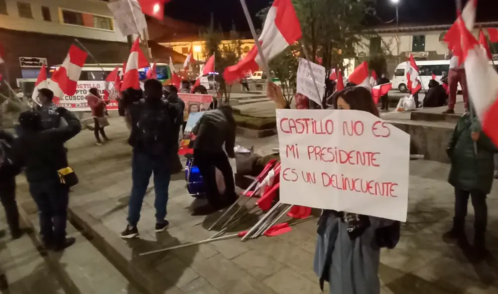 Los manifestantes iniciaron la marcha en la plaza Limacpampa. Foto: Alexander Flores/URPI-GLR Los manifestantes iniciaron la marcha en la plaza Limacpampa. Foto: Alexander Flores/URPI-GLR
