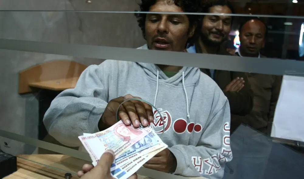 El pago de gratificación es un derecho de los empleados con contrato indefinido, a plazo fijo y tiempo parcial. Foto: La República