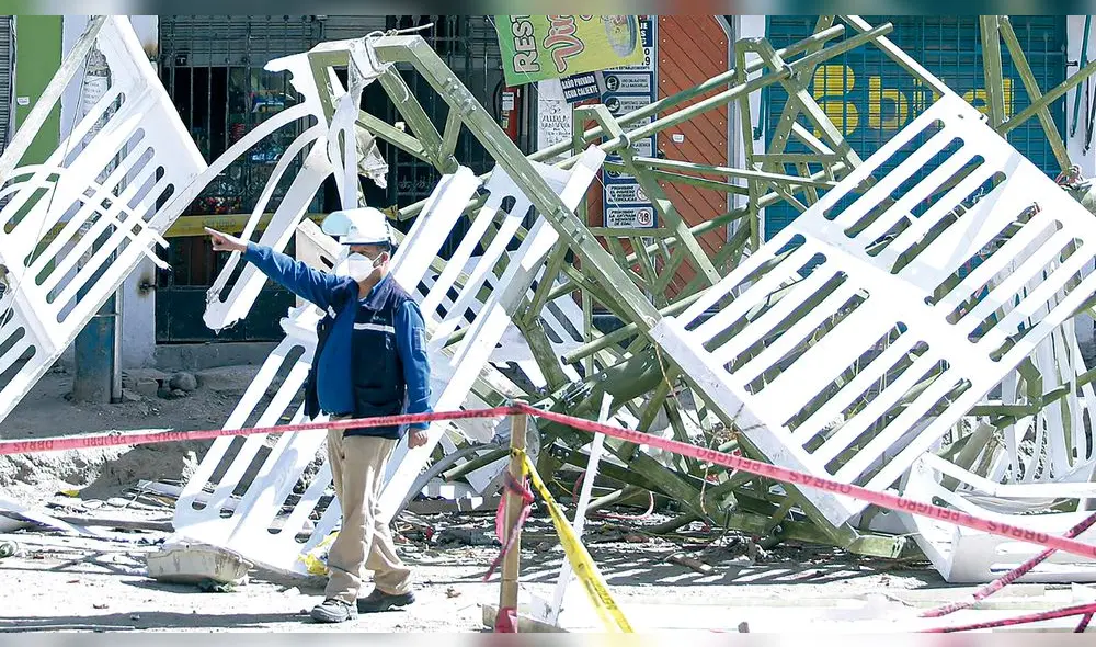 Accidente. Antena cayó e hirió a más de diez personas. Foto: La República Accidente. Antena cayó e hirió a más de diez personas. Foto: La República