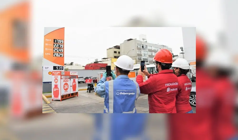 Las entidades utilizaron un Medidor Volumétrico Patrón (MVP) para poder supervisar que se esté entregando la correcta cantidad de combustible a los usuarios en los grifos. Foto: Indecopi