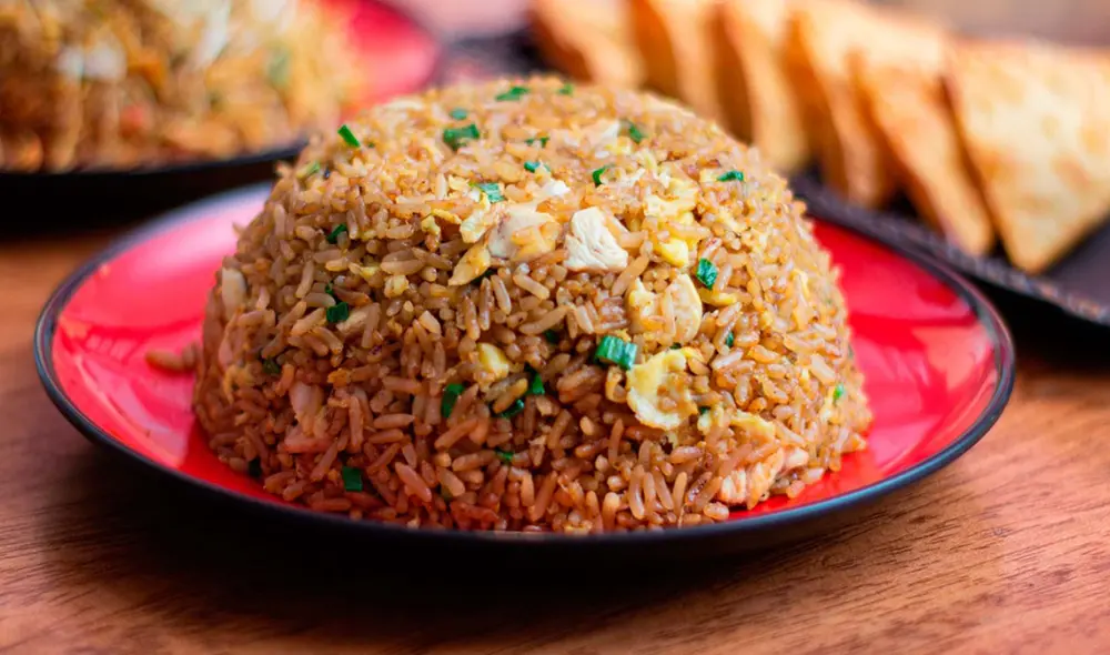 El arroz chaufa se sirve en los chifas, conocidos restaurantes atendidos en su mayoría por descendientes chinos. Foto: Perú Travel