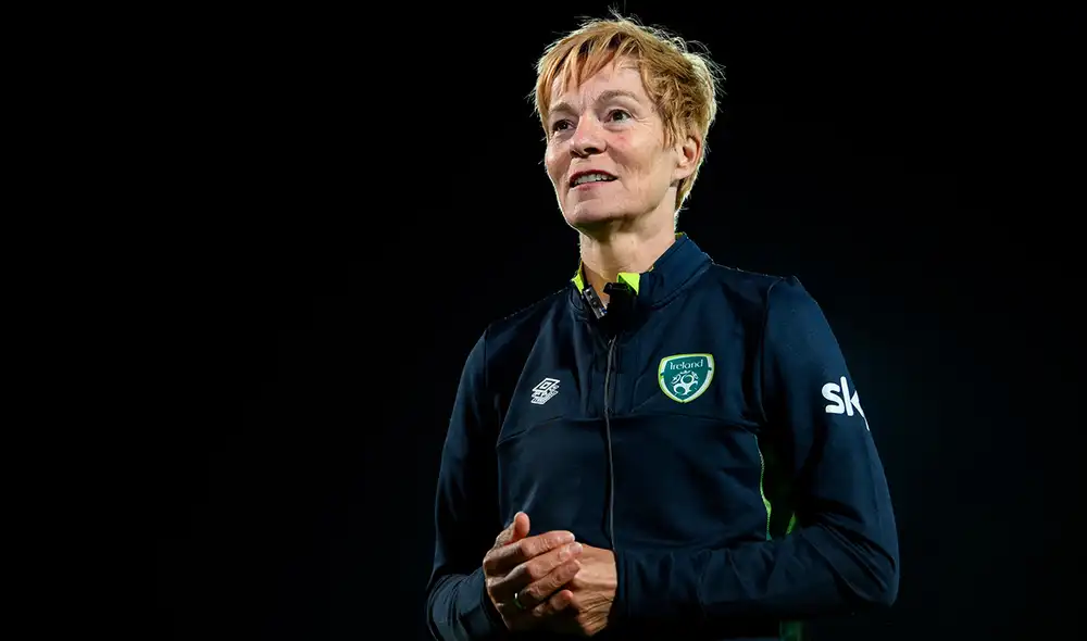 Vera Pauw recibió el respaldo de la Federación Irlandesa de Fútbol. Foto: FAI Vera Pauw recibió el respaldo de la Federación Irlandesa de Fútbol. Foto: FAI