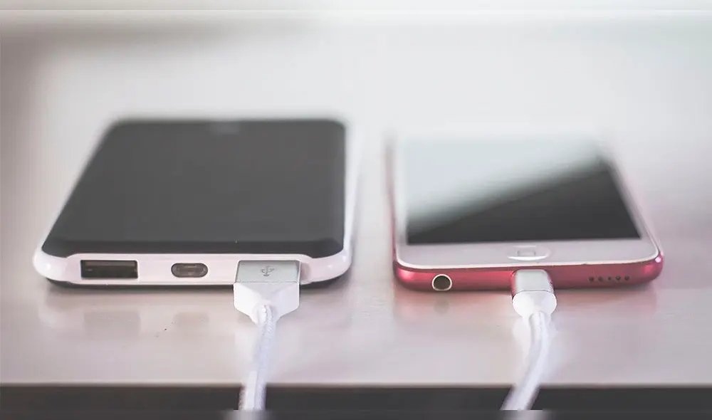 Debemos acostumbrarnos a desconectar los aparatos electrónicos que no utilizamos. Foto: Unsplash