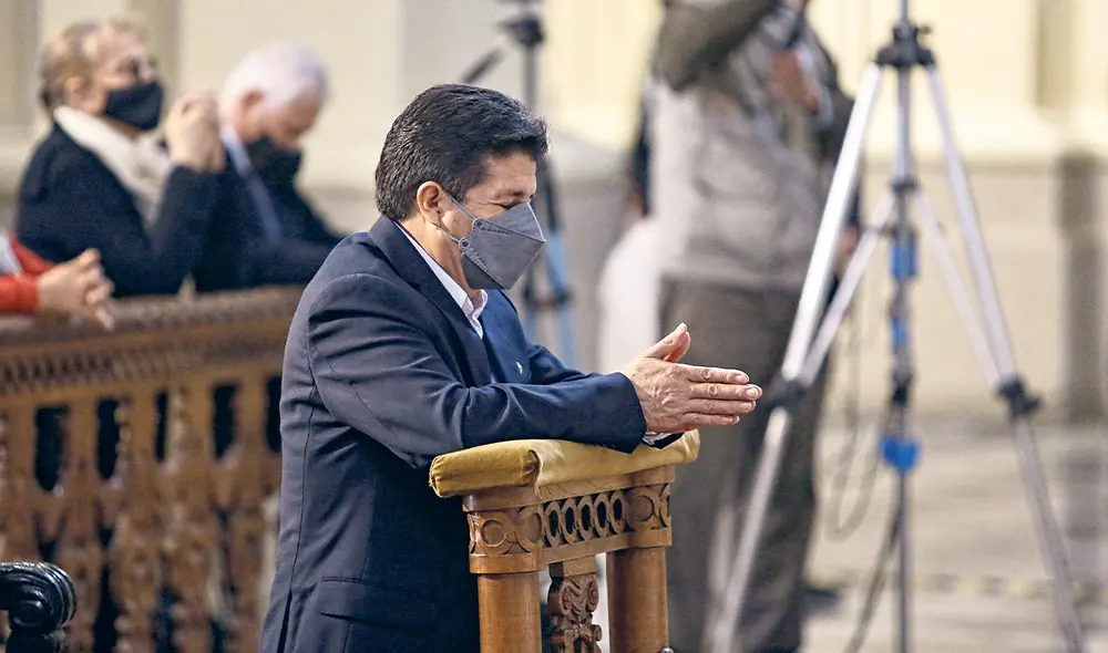 ¿Un milagro? El presidente Pedro Castillo necesita prácticamente una ayuda divina para sacar adelante su gobierno. Todo está en contra suya. En el Congreso todo va quedando listo contra él. Foto: Antonio Melgarejo/La República