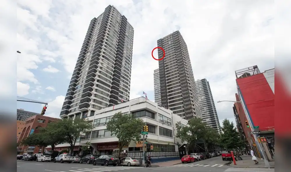 El trágico incidente ocurrió alrededor de las 11.10 a. m. en un rascacielos de la Tercera Avenida. Foto: New York Post