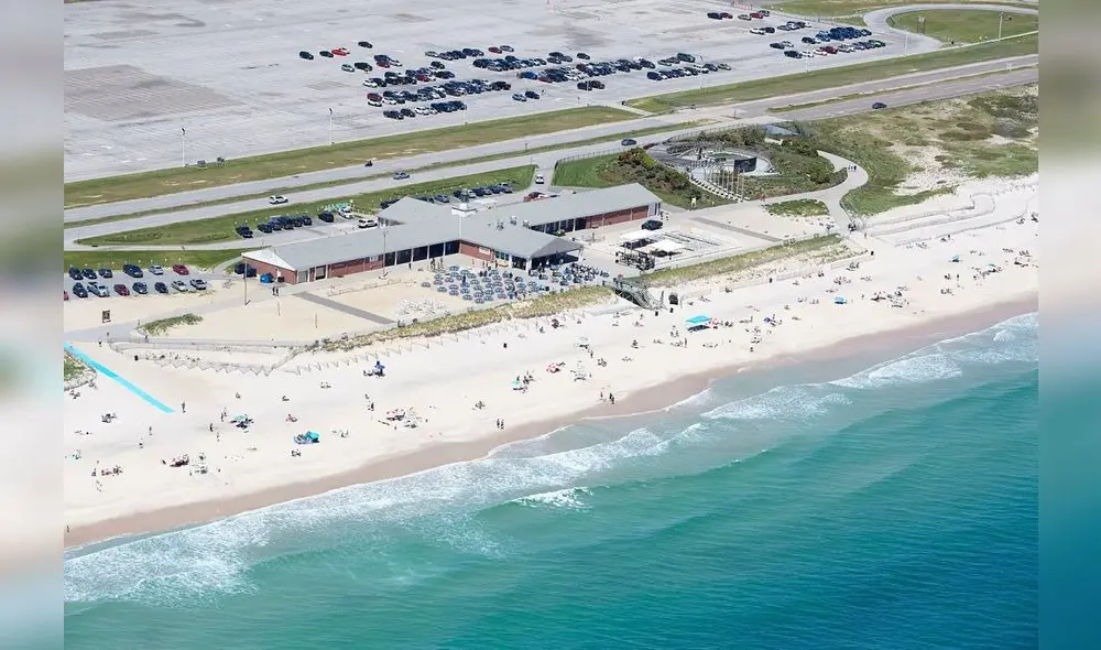 Smith Point Beach se cerró después del “incidente relacionado con tiburones” que involucró a un salvavidas. Foto: New York Post Smith Point Beach se cerró después del “incidente relacionado con tiburones” que involucró a un salvavidas. Foto: New York Post