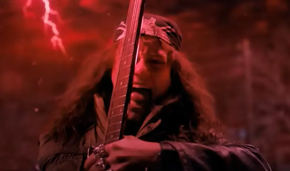 Eddie es protagonista de uno de los momentos más aplaudidos de la temporada 4 de "Stranger things 4". Foto: Netflix