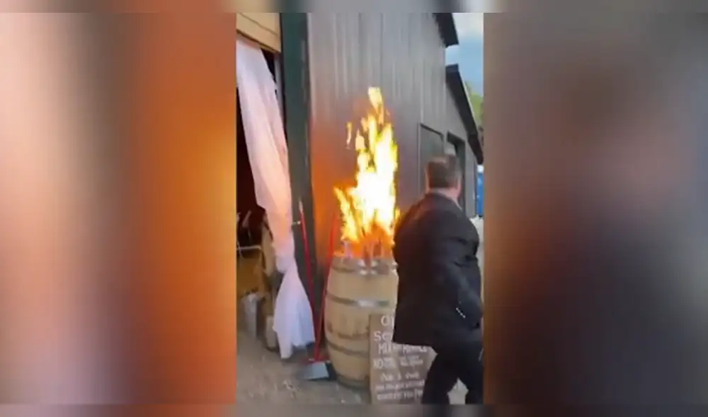 El tipo estaba bailando junto a una mujer cuando la planta se incendió. Video: Tik tok/@oldrowofficial